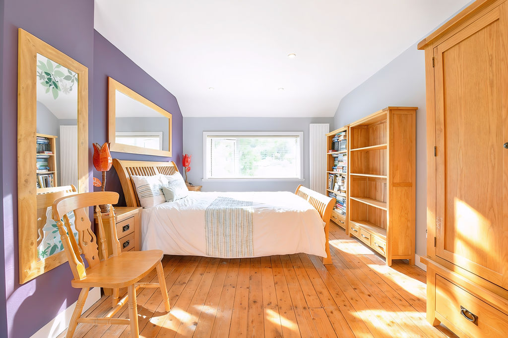 Bedroom- click for photo gallery